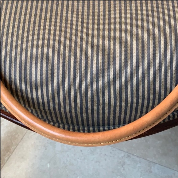 Louis Vuitton Looping - Picture 7 of 8